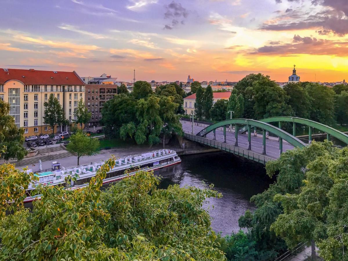 Riverside Apartment Berlin Bagian luar foto